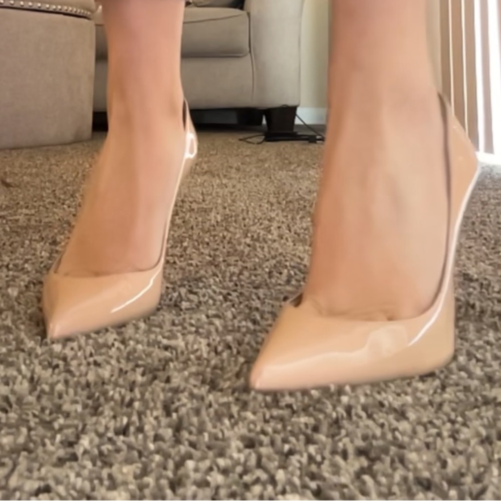 Christian Louboutin Nude Patent Leather Pump Heels - Picture 13 of 15